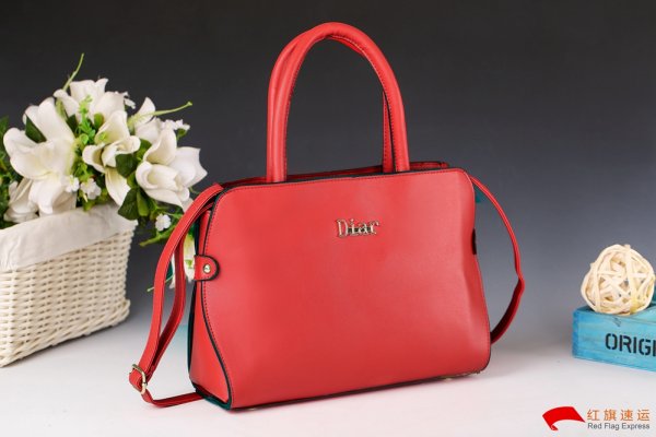 韓國代購LV包包可以通過香港轉(zhuǎn)運到中國